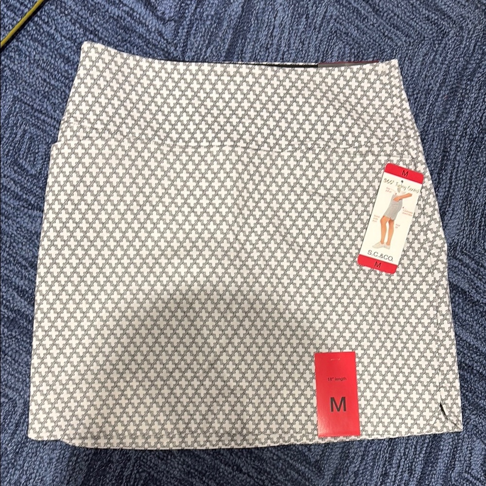 Cream Mini Skirt with Geometric Pattern for Casual Wear